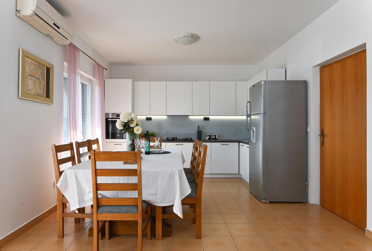 Holiday House Vukman Trogir Exterior foto
